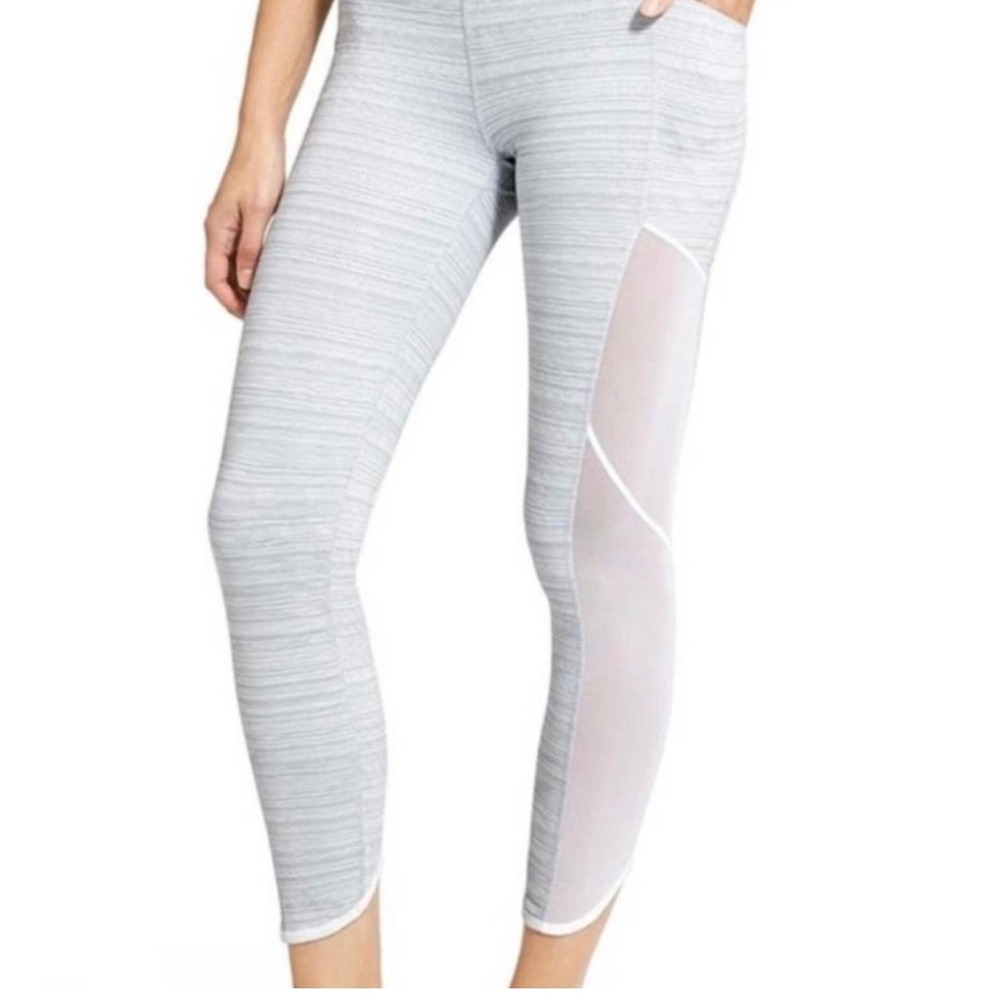 Athleta Chaturaunga Gray Purple Side Mesh Cropped Capri Leggings - Size‎ Small